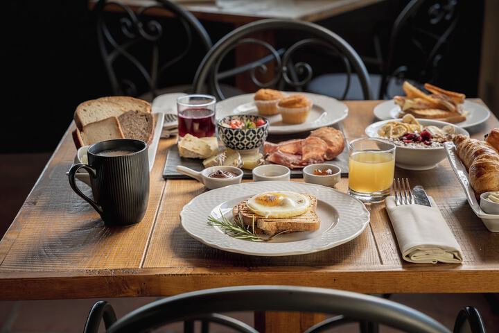 Breakfast/Coffee Service 114 of 150