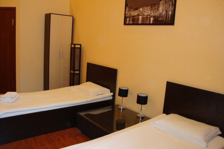 Room 25 of 60