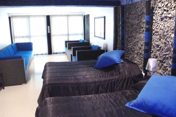 Room 5 of 68