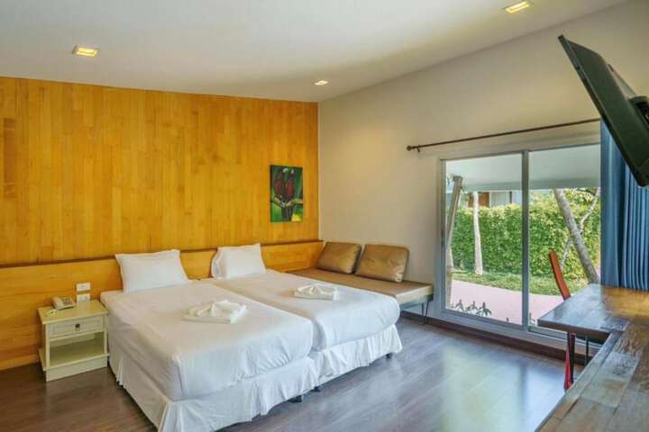 Room 3 of 49
