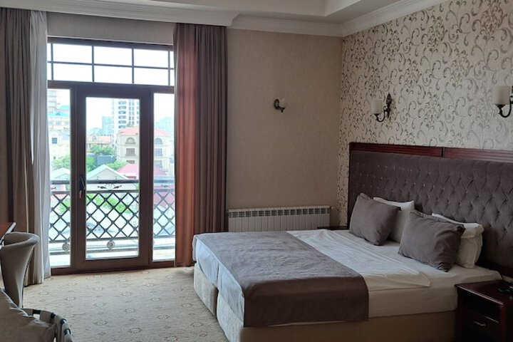 Room 11 of 71