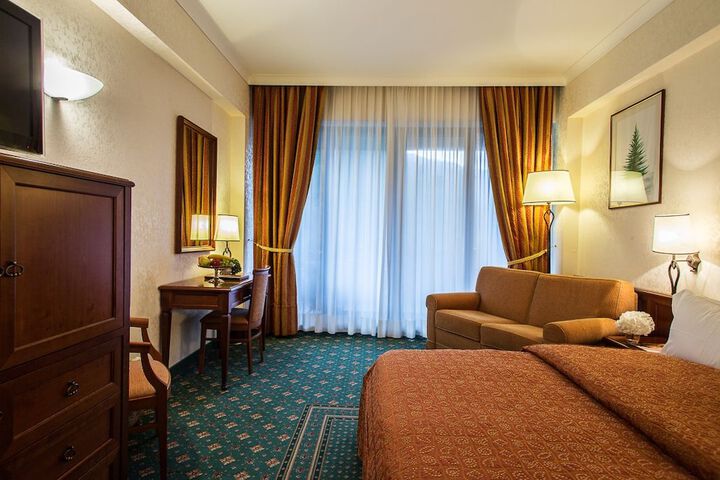 Room 7 of 70