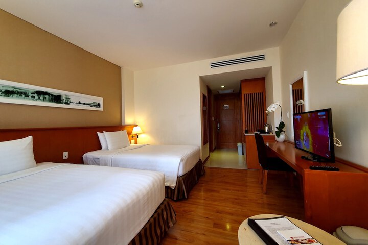 Room 5 of 50