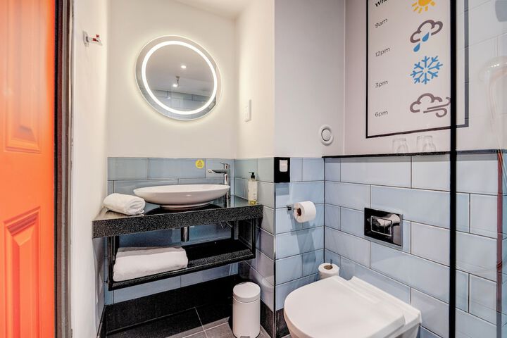 Room 64 of 101