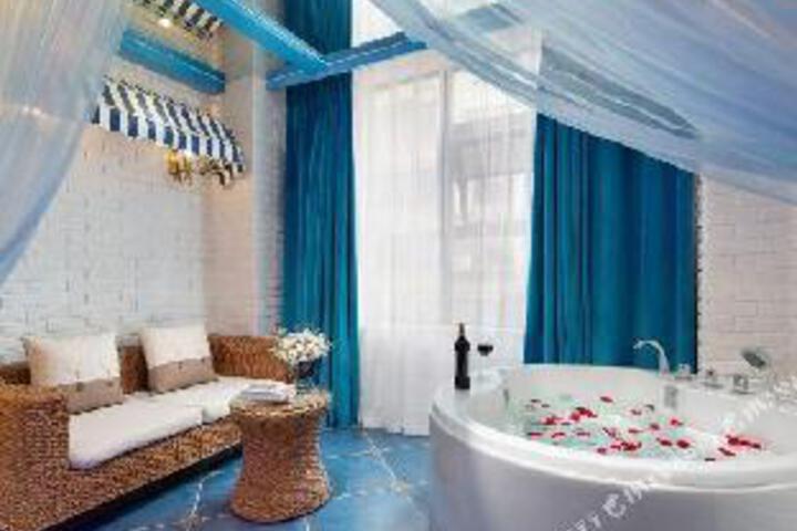 Swan Yiju Hotel (Wuyi Square IFS International Finance Center)