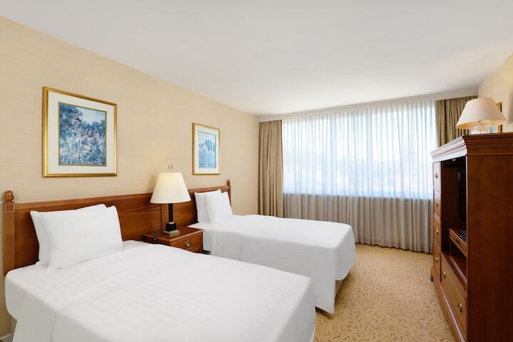 Room 6 of 36