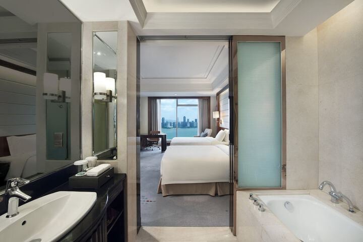 Room 16 of 75