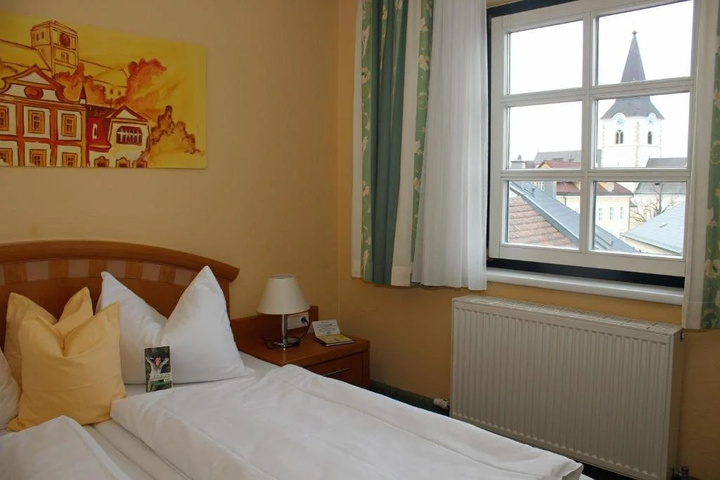 Room 5 of 22