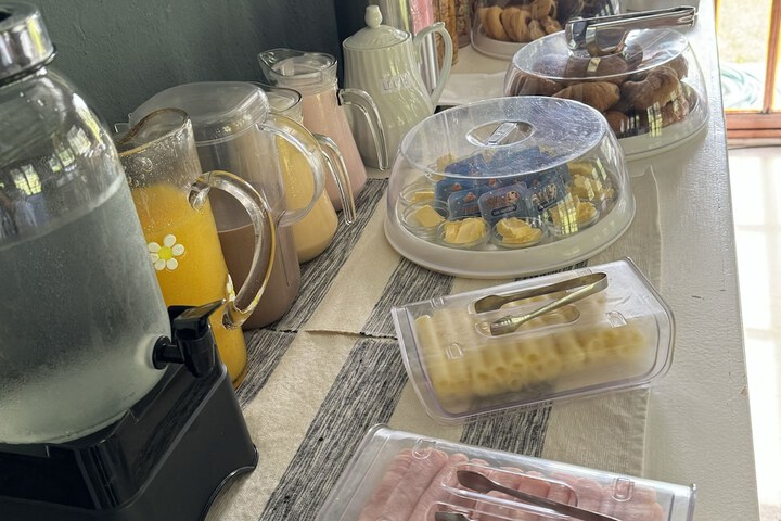 Breakfast/Coffee Service 74 of 102