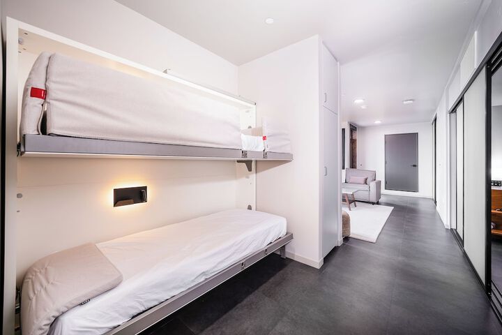 Room 9 of 50