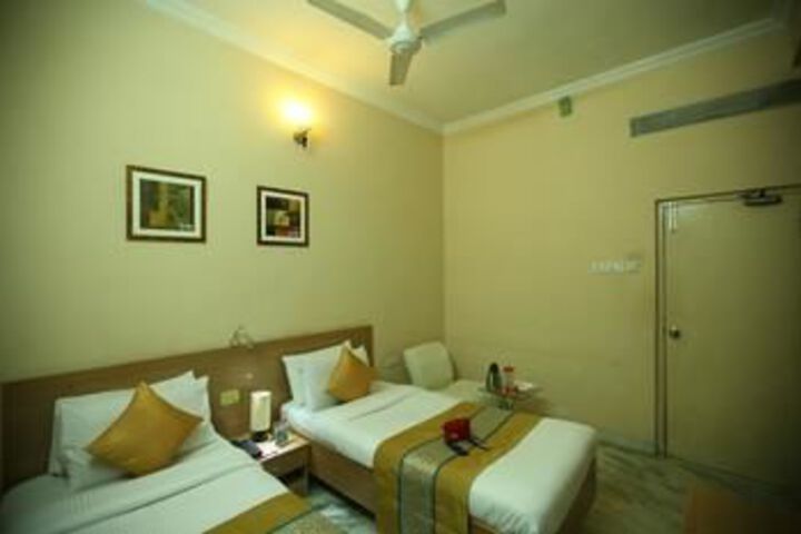 Room 14 of 23