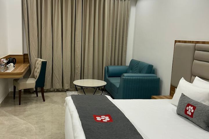 Room 7 of 13