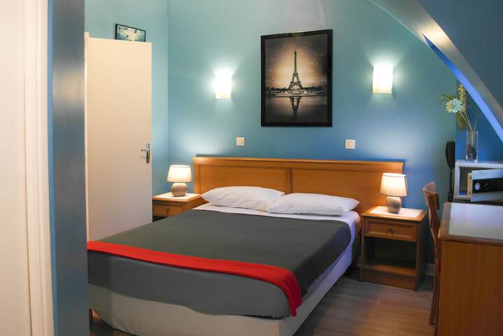 Room 3 of 40
