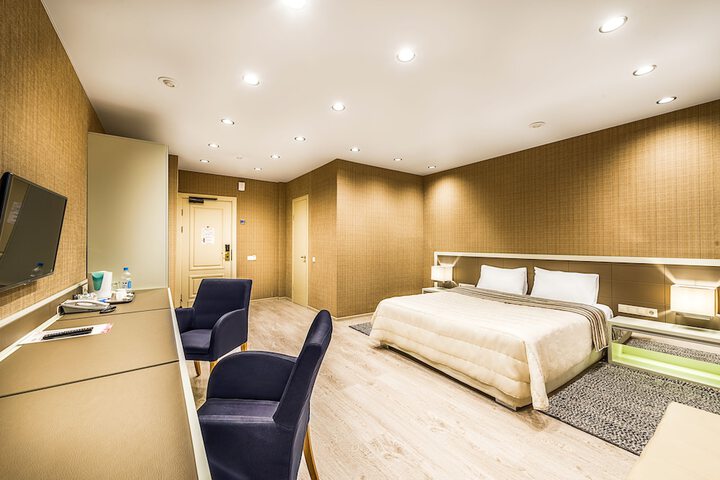 Room 10 of 79