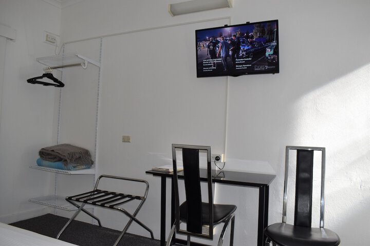 Room 44 of 118