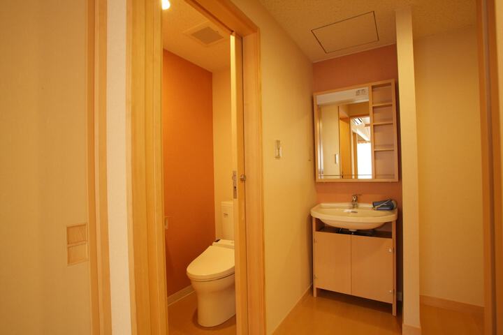 Room 18 of 52