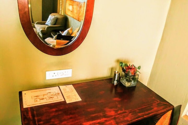 Room 26 of 80