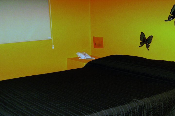 Room 2 of 31