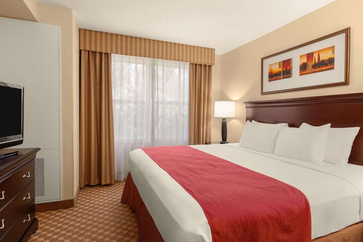 1 King Bed (6 of 13)