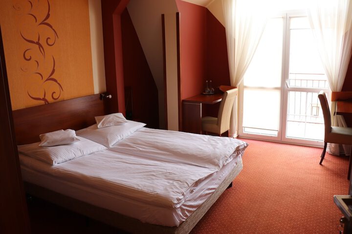 Room 9 of 45