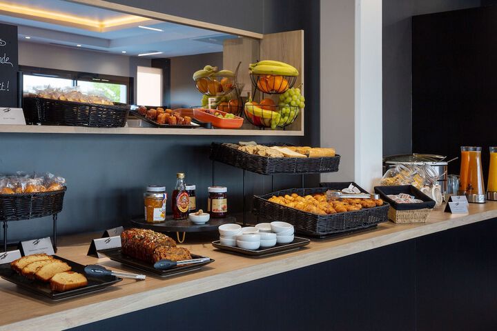 Breakfast/Coffee Service 66 of 77