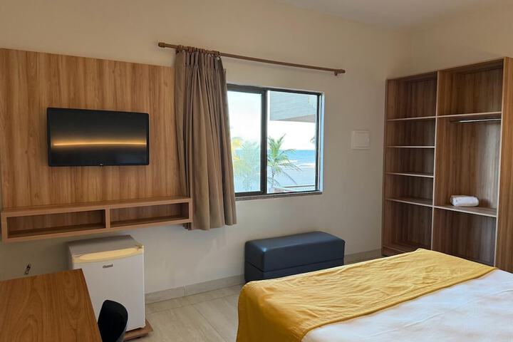 Room 13 of 102