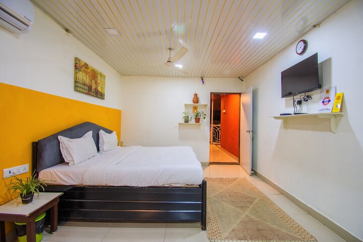Room 12 of 28