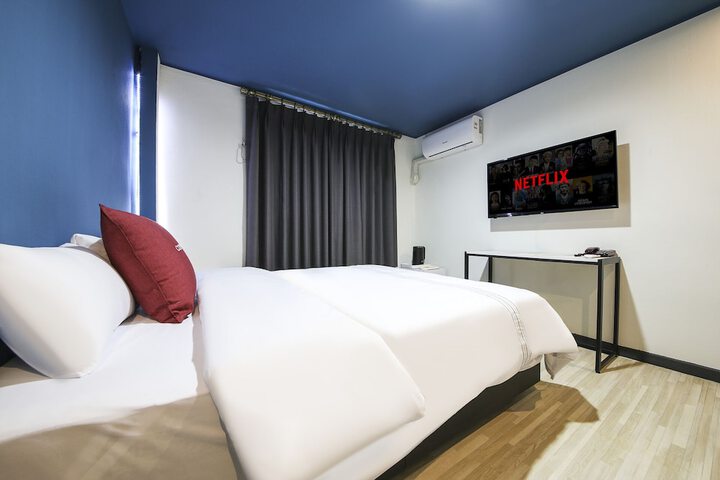 Room 5 of 29