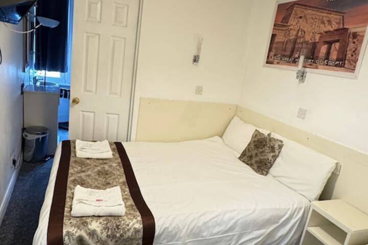 Room 70 of 118