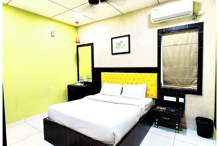 Room 11 of 22