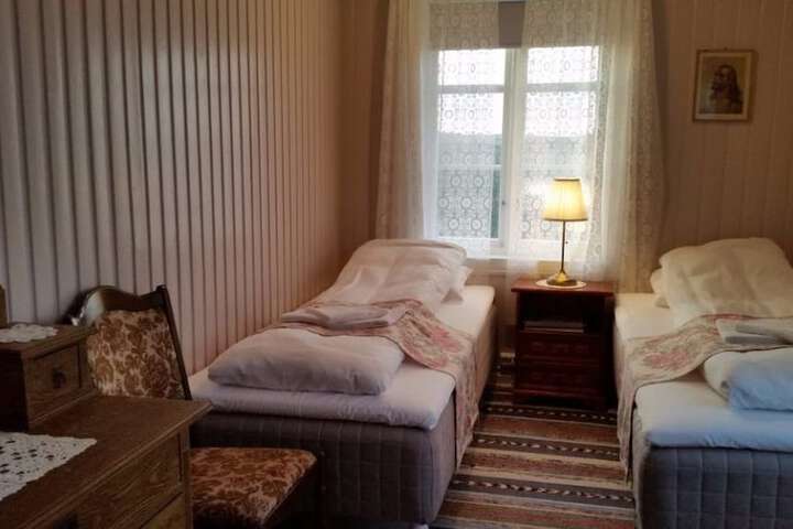 Room 6 of 37