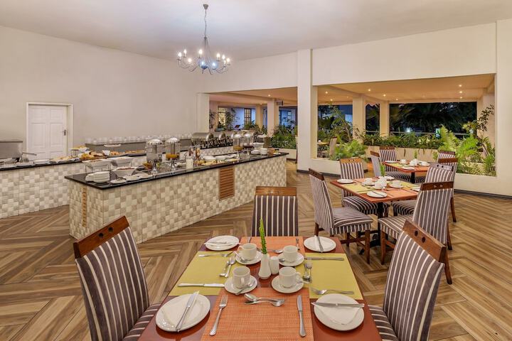 Dining 44 of 59