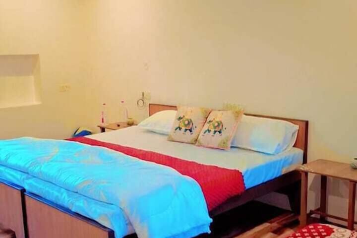 Room 3 of 9