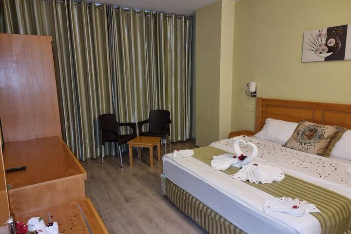 Room 8 of 29