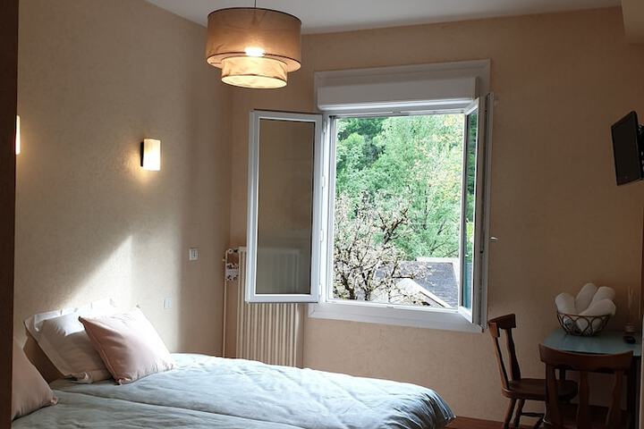 Room 5 of 11