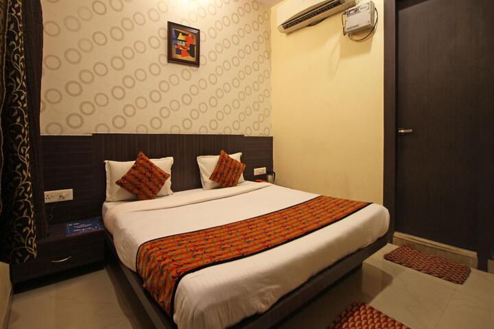 Room 2 of 16