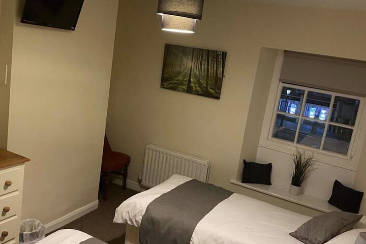 Room 3 of 11