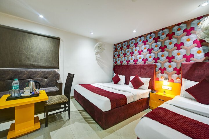 Room 11 of 21