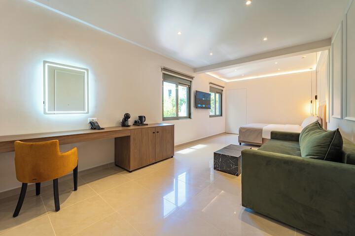 Room 16 of 187