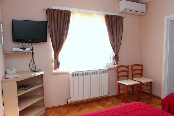 Room 21 of 62