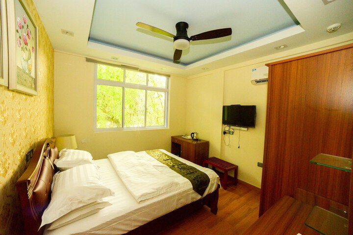 Room 28 of 38