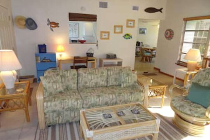 Room 6 of 36