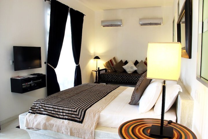 Room 5 of 63