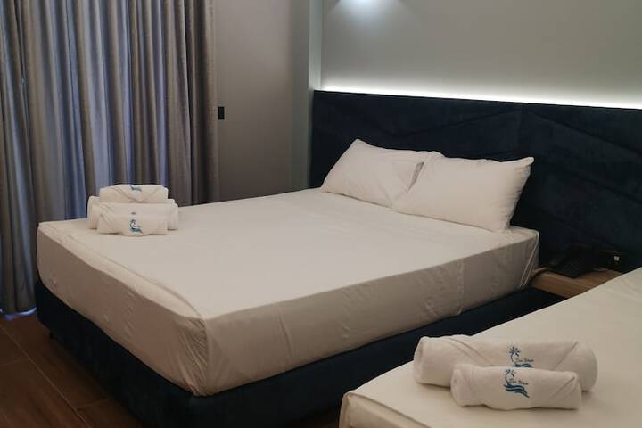 Room 26 of 85