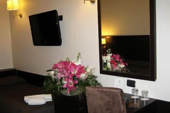 Room 14 of 23