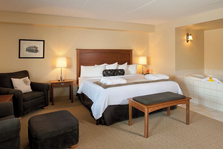 Room 10 of 38