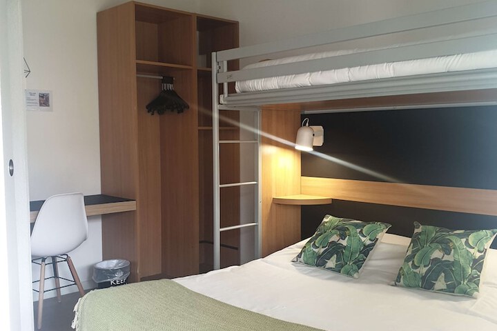 Room 32 of 128