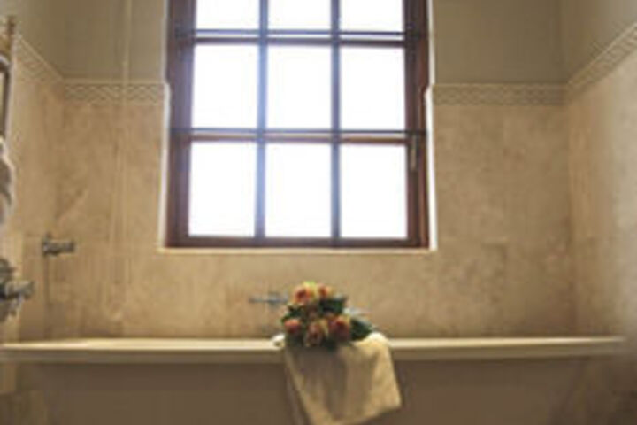 Deep Soaking Bathtub