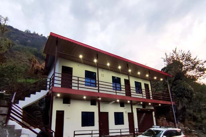 Goroomgo Kedar Chaukhamba Homestay
