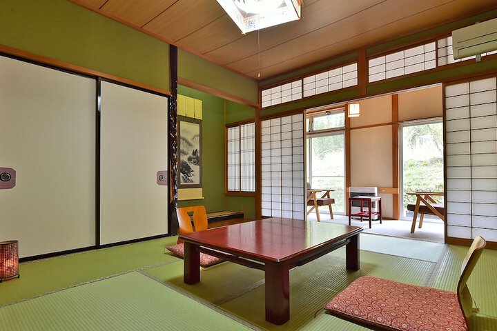 Room 4 of 21